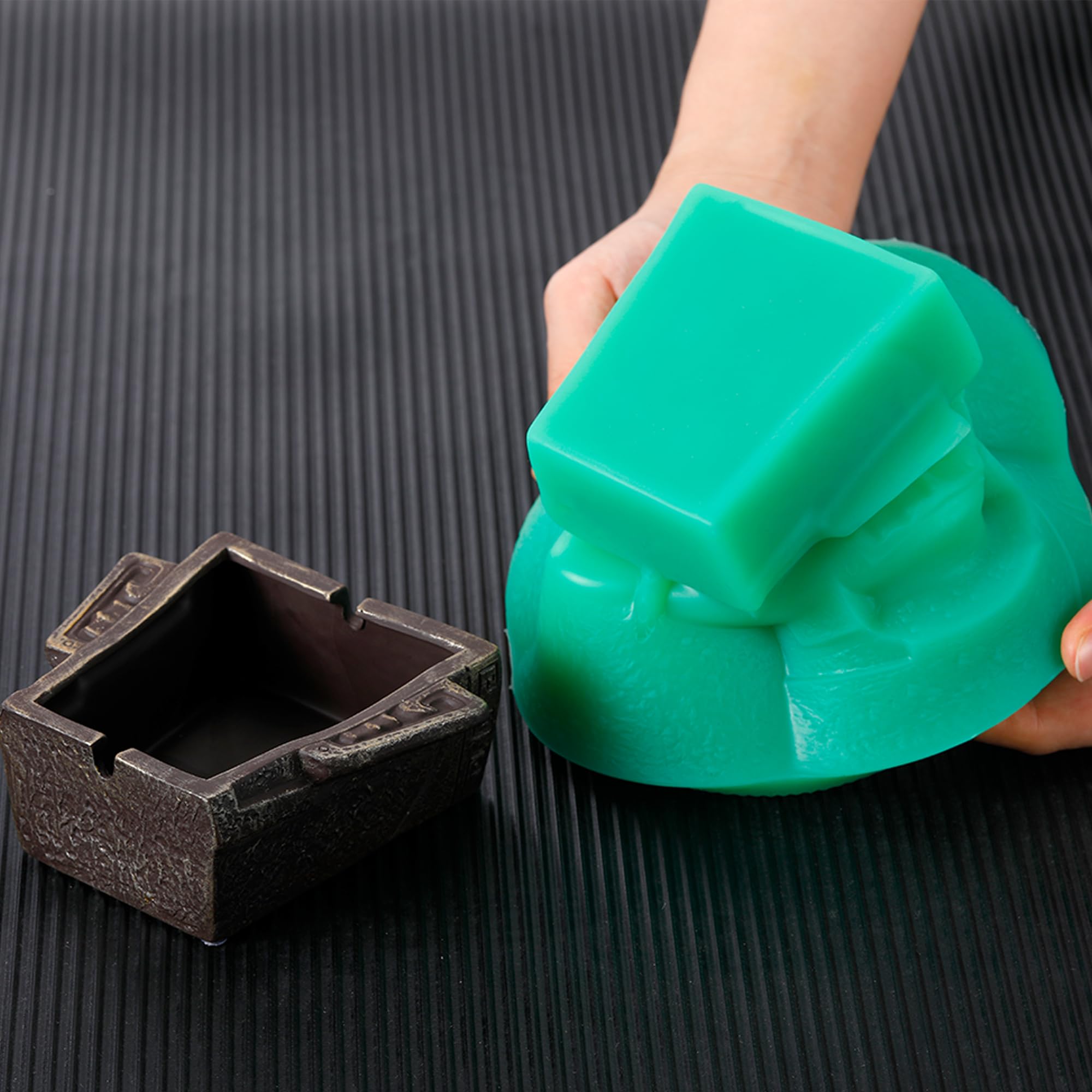 BBDINO Super Elastic Silicone Mold Making Kit 70.56 Oz, Liquid Silicone for Mold Making, Silicon Rubber for Molds Maker 1:1 by Volume Ideal for Casting with Resins | Plaster | Candle | Soap etc.