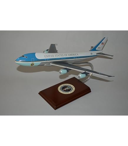 Amazon.com: Scalecraft Boeing 757-200 C-32 VIP 1st Airlift