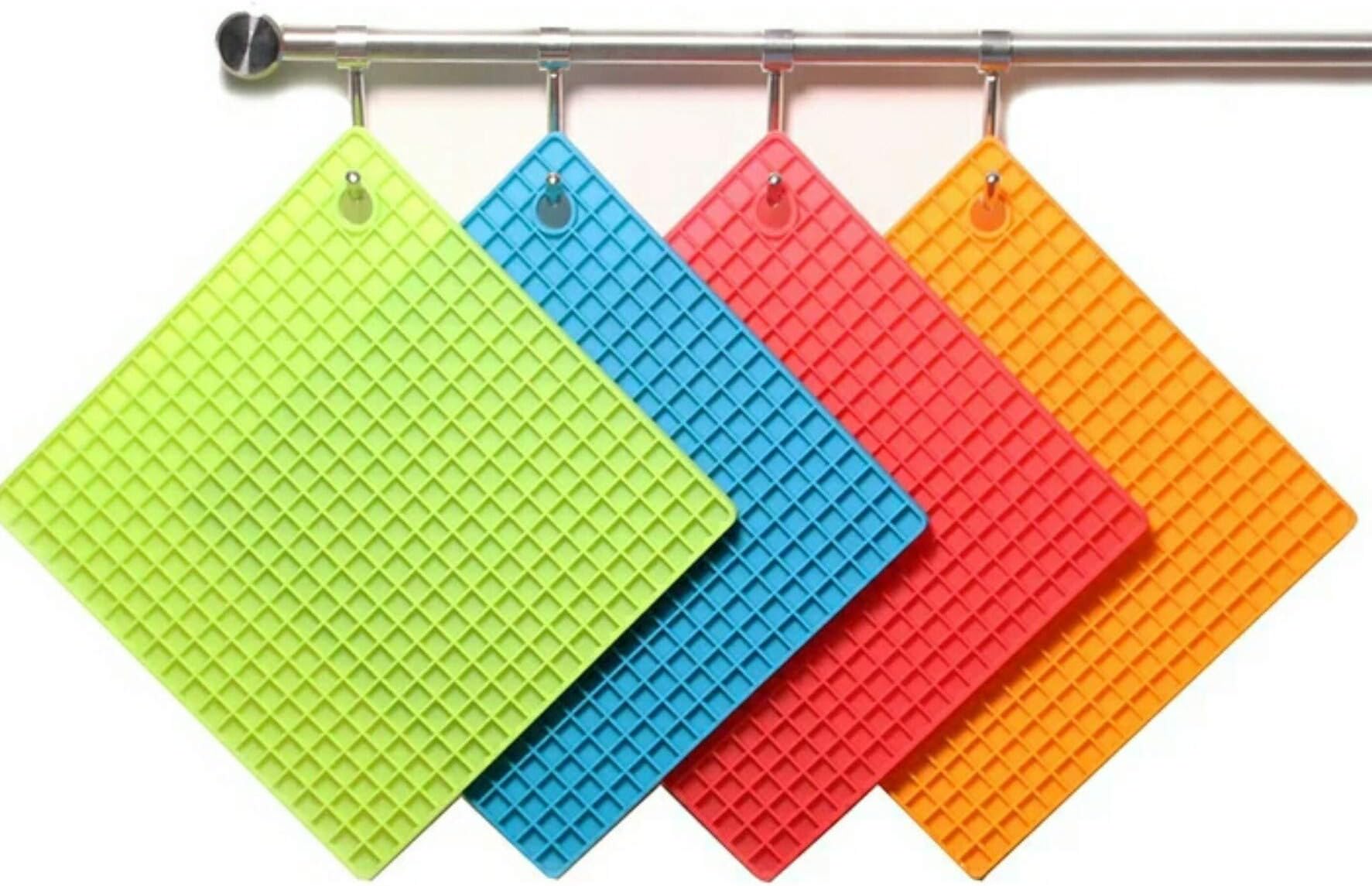 MinuteToCleanIt Silicone Heat Resistant Dining Table Mat Coaster Pads for Kitchen, (Set of 4, Square Shape)