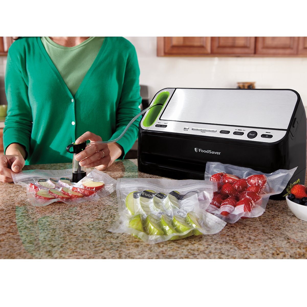 FoodSaver V4440 2in1 Automatic Vacuum Sealing System with Bonus Built