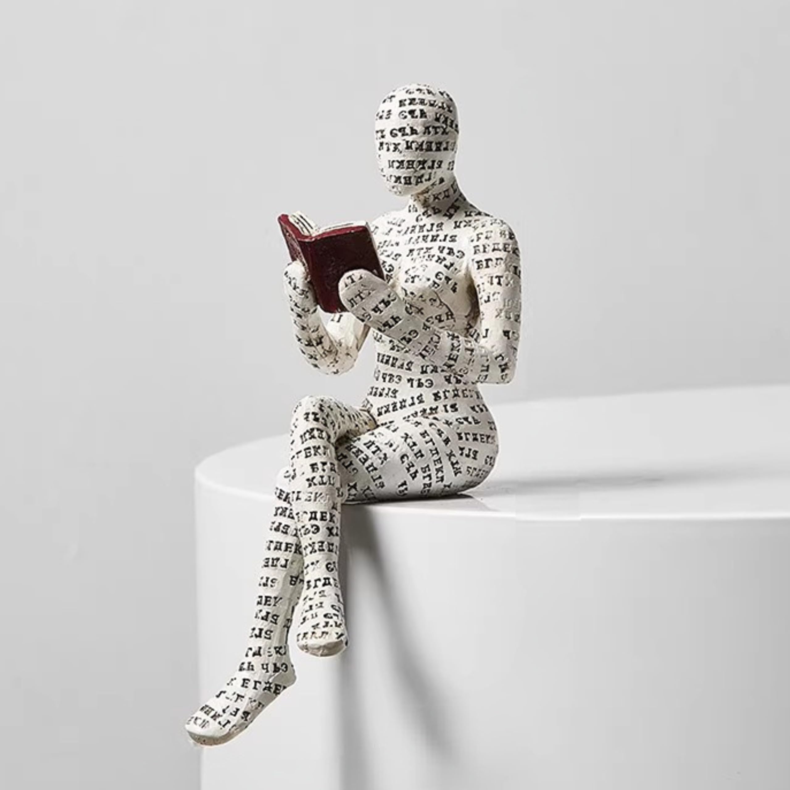 Kuuleyn Bookshelf Decor, Shelf Decor Aesthetic, Resin Reading Woman Figurine Innovative Lady Reading Pulp Molding Bookshelf Ornaments for Home Decoration (F)