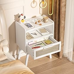Lerliuo Rattan Nightstand with Charging
