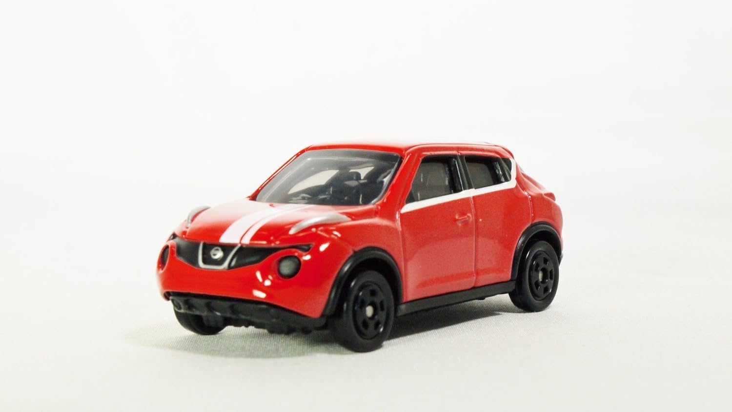 tomica nissan juke