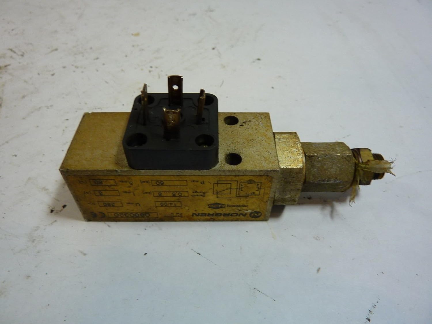 0880320 Pressure Switch 1/4" 7120PSI Amazon.ca Industrial