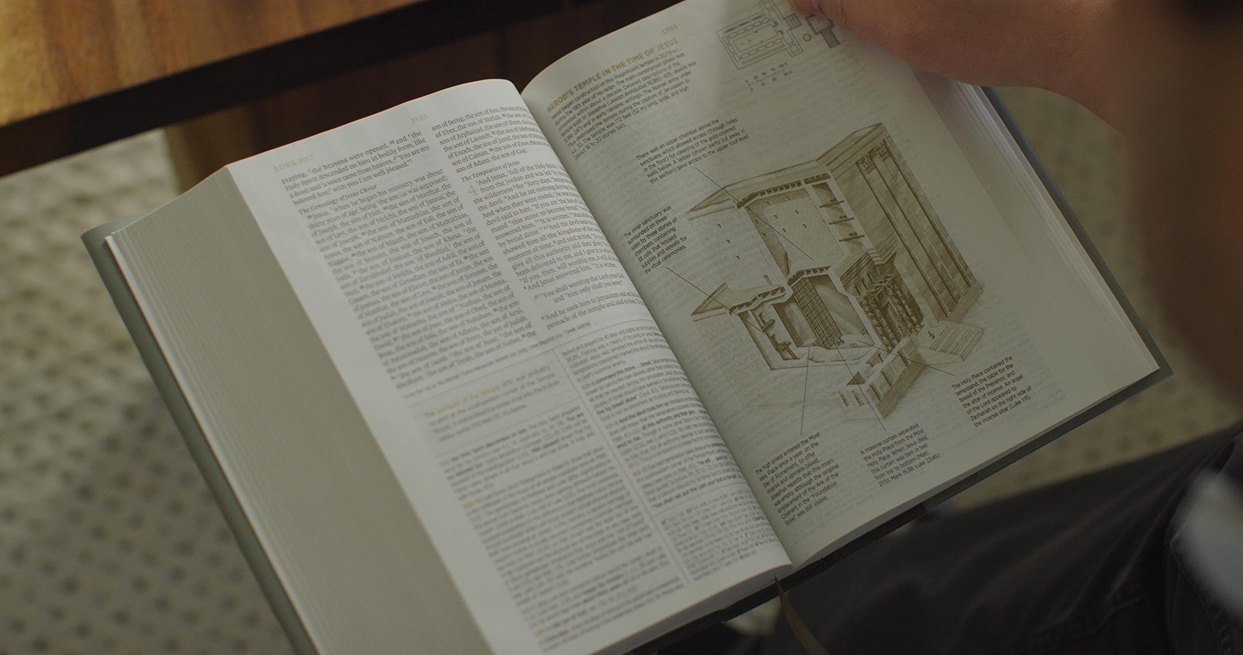 ESV Men's Study Bible (Hardcover): Holy Bible, English Standard Version ESV Men's Study Bible (Hardcover): Holy Bible, English Standard Version Hardcover
