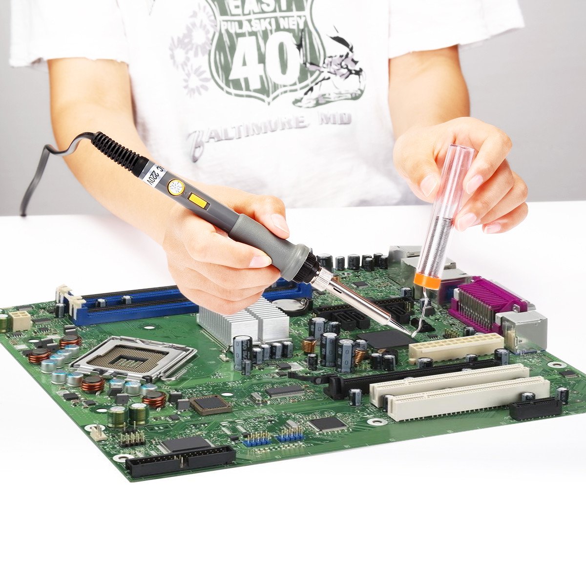 Powerextra 18PCS Fer à Souder Souder Kits Électrique 60W 220V Température Réglable Outil de Soudage 6pcs, Ventouse, Support de Fer à Souder, Fil de Soudure, Pincette Support et Boîte à Outils