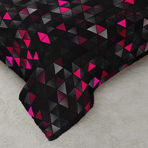 NTTOPSHIP GEOMETRIC PINK BLACK COMFORTER SET,TRIANGLE HONEYCOMB 3 PCS BEDDING SET FULL SIZE FOR TEEN ADULT,MODERN QUILT SET GEOMETRY DECOR,MICROFIBER LIGHTWEIGHT 1 COMFORTER 2 PILLOWCASES