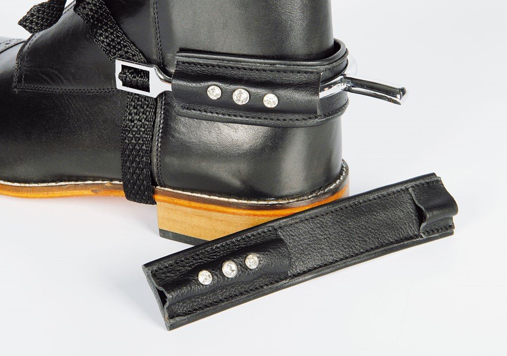 Spur protection leather crystal.