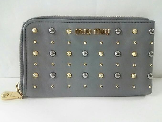 Amazon Co Jp ミュウミュウ Miumiu 小物入れ Iphoneケース スタッズ L字ファスナー携帯電話ケース グレー 5are99 中古 服 ファッション小物