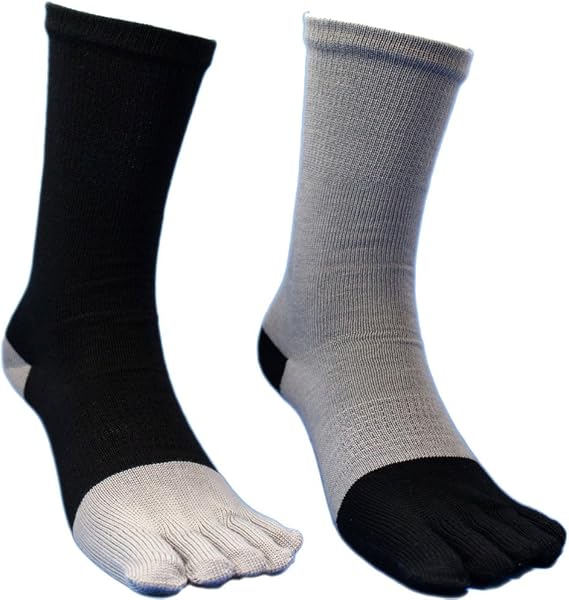 Amazon Co Jp 928 靴下 防寒 消臭 メンズ 厚手 5本指 軍足 あったかパイル 消臭 炎の裏起毛ソックス 銀イオン消臭 4足組 24 5 27cm 服 ファッション小物