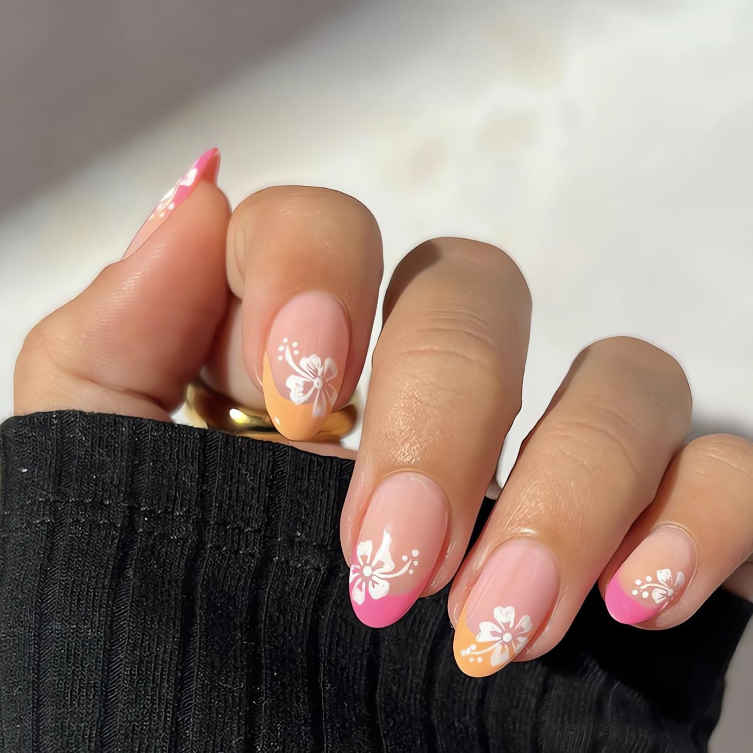 OHWODA Flower Press ons Medium Almond False Nails with White Flowers French Tip Designs Summer Full Cover Cute Stick on Nails Kit