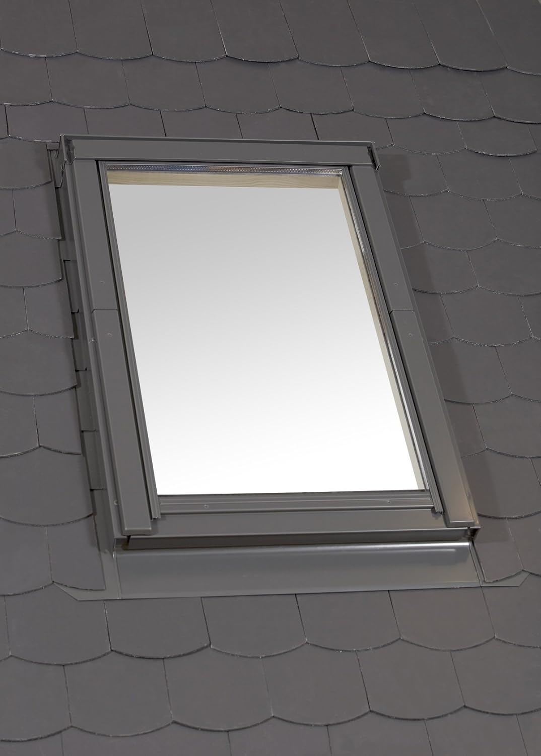 FENSTRO Skylight (45cm x 55cm) Access Roof Window with Integrated