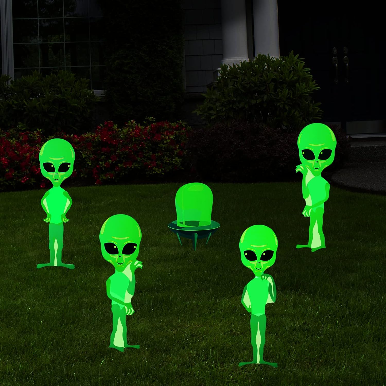 Yard Signs - 5 Pieces Halloween Yard Sign Glow in the Dark Halloween Large Alien Decorations Outdoor Alien UFO Decoration Scary Halloween Decorations for Halloween Party
