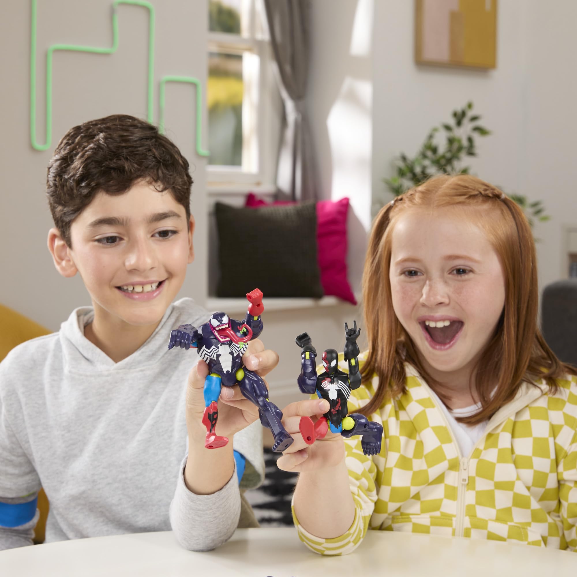 SPIDER-MAN Marvel MixMashers Venom vs. Venomized, Custom Action Figure & Accessories 2-Pack, 5-Inch-Scale Super Hero Toys for Kids Ages 4+ (Amazon Exclusive)