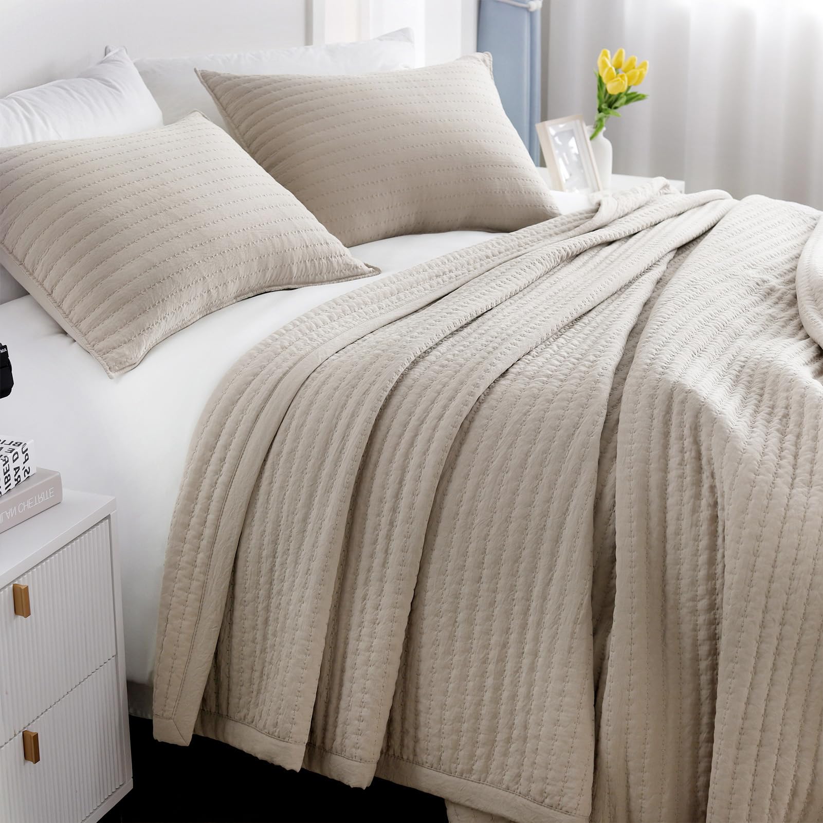 Photo 1 of *Factory Sealed*
King Quilt Set – 104"x90" Soft Washed 3-Layer Lightweight Bedspread with Multi-Lock Quilting, Minimalist Nordic Bedding, All-Season Quilt Set for Spring & Summer (1 Quilt + 2 Pillow Shams),Oatmeal