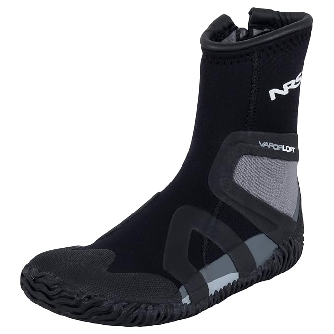 Best Shoes For Kayaking {Top 15} In 2024 OutingLovers