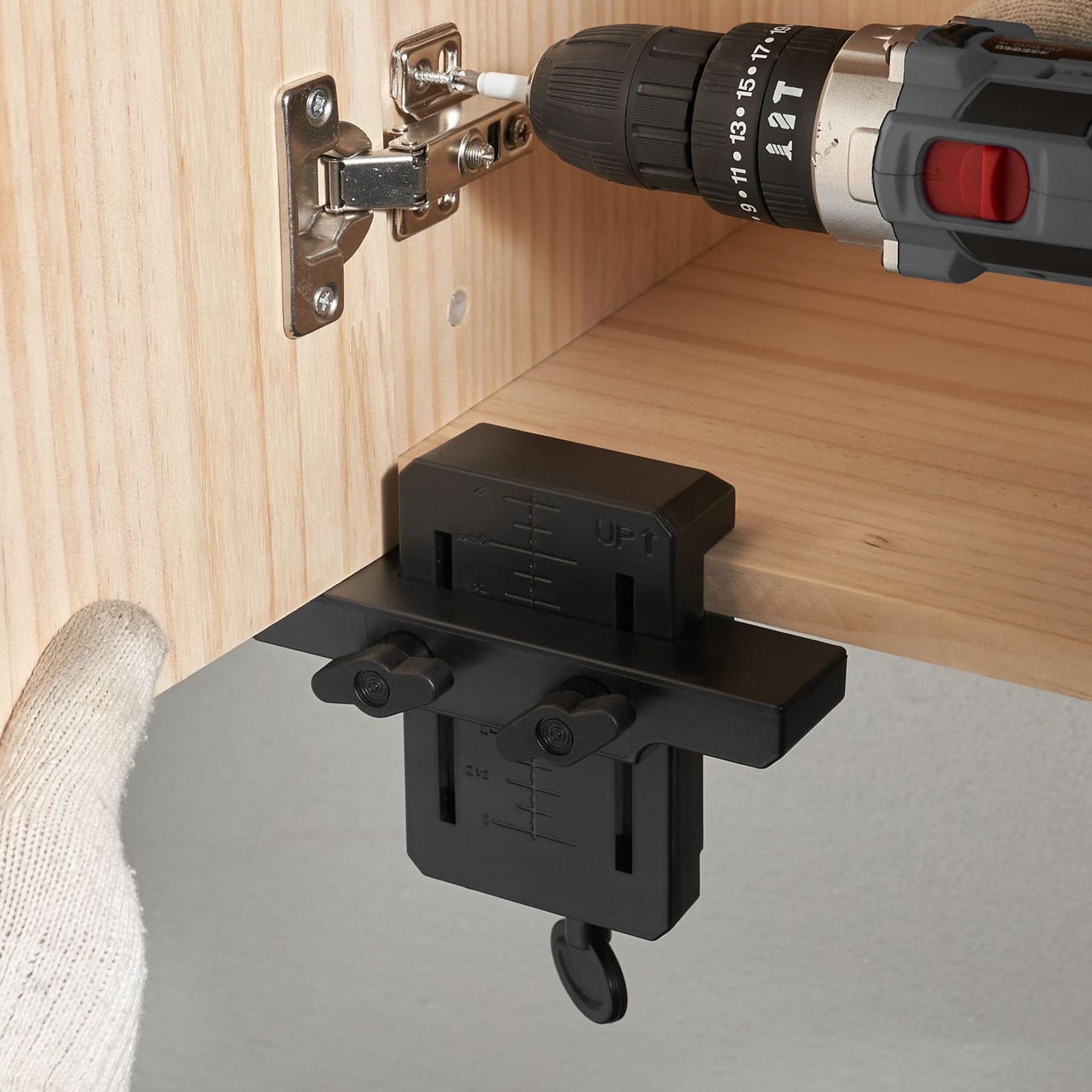 SUQ Adjustable Cabinet Door Installation Positioner, Plastics, Cabinet Door Positioning Tool, Cabinet Door Mount Locator Versatile Hardware Jig for Woodworking, Tool for Effortless Alignment