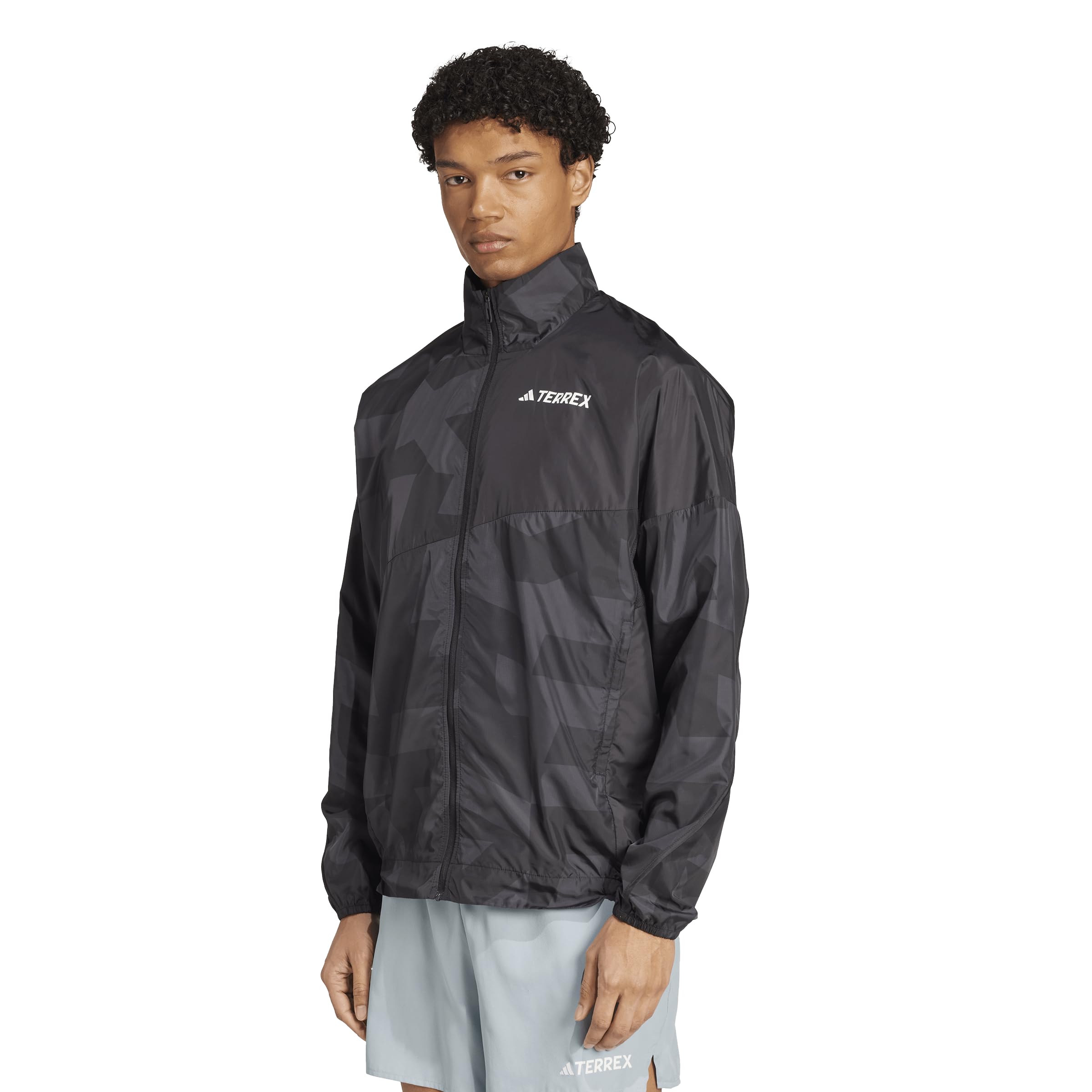 adidas Men’s Terrex Multi Printed Trail Running Wind Jacket, Black/Carbon, Small