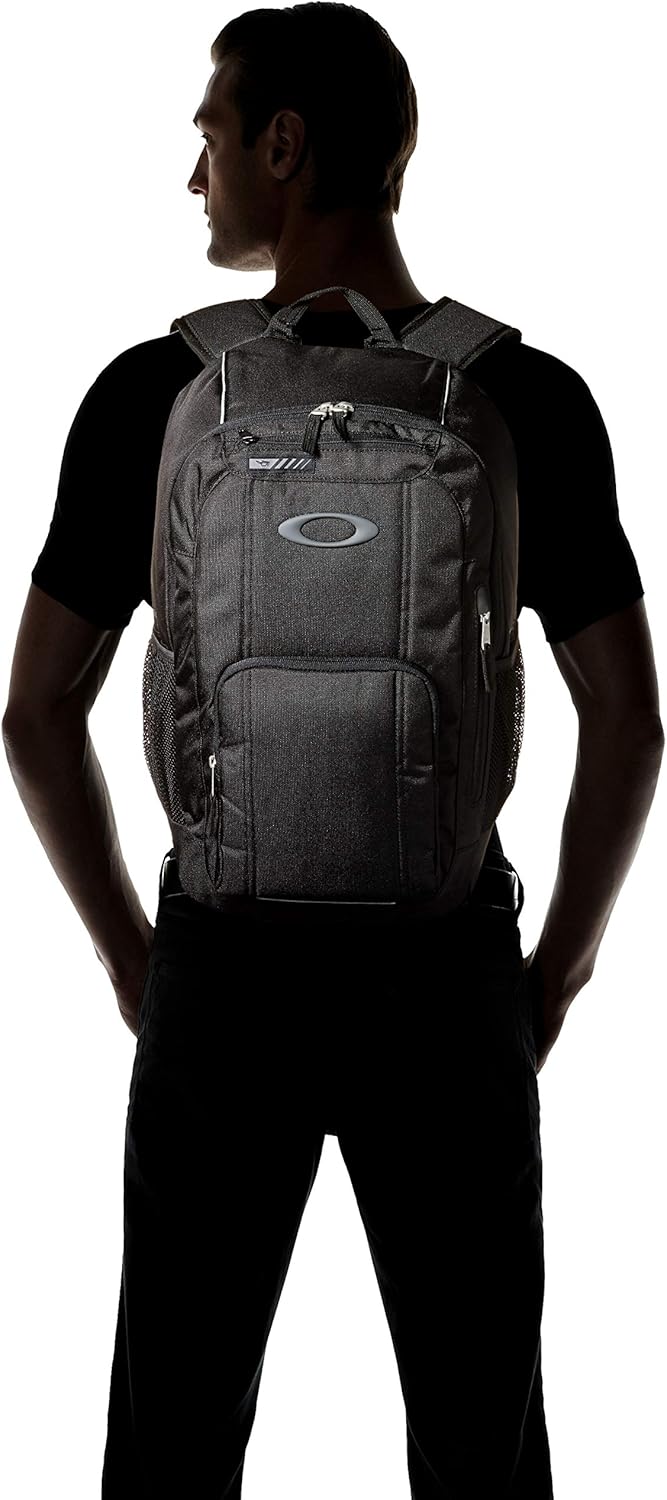  | Oakley Men's Enduro 2.0 25L Backpack, Blackout | Casual Daypacks