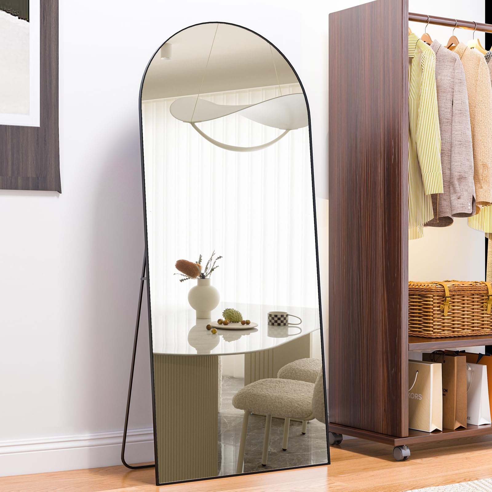 Miroir de Sol Arqué de 165 x 60 cm Miroir Pleine Longueur avec Support, Noir Grand Miroir Mural à Suspendre ou à Poser Contre Le Mur pour Chambre à Coucher, Entrée, Salon