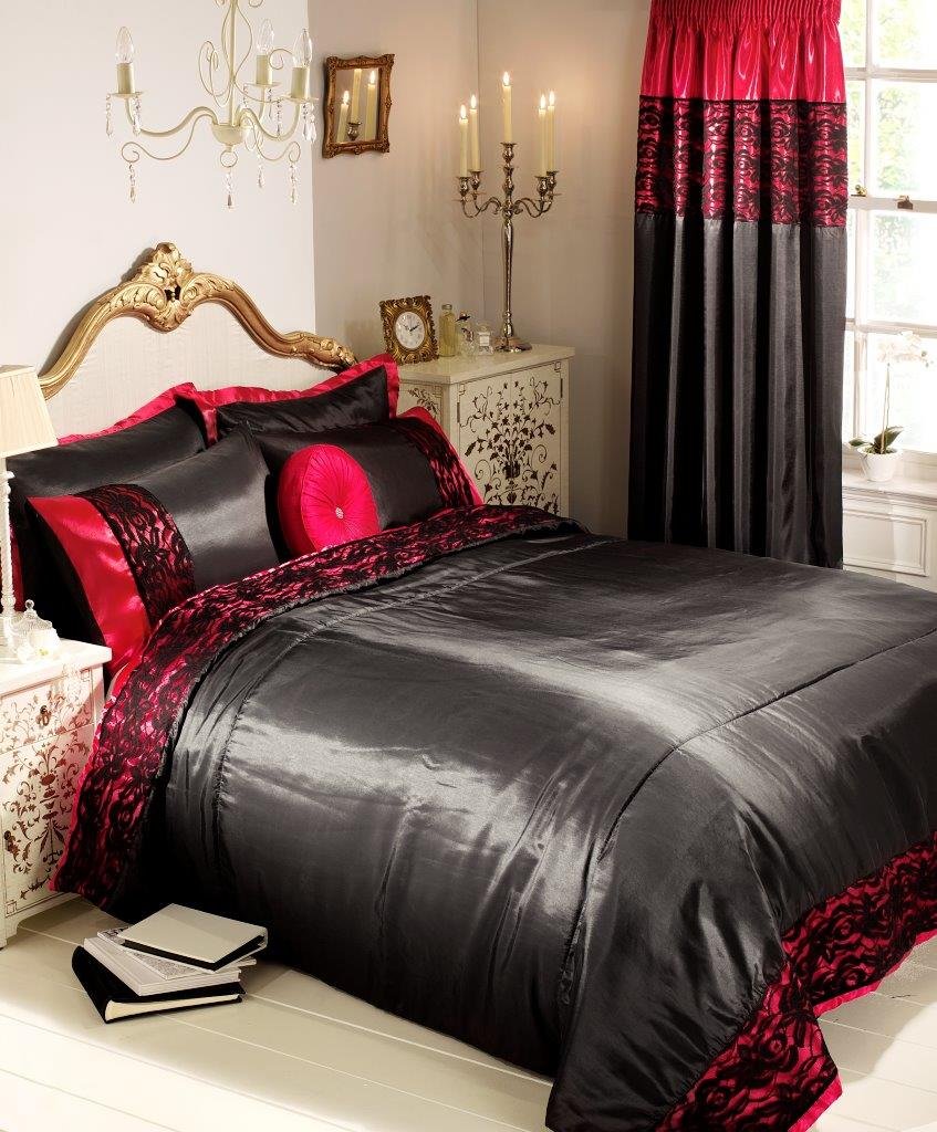 Luxury Lace Boutique Quilted Bedspread Throw With 2 Pillow Cases