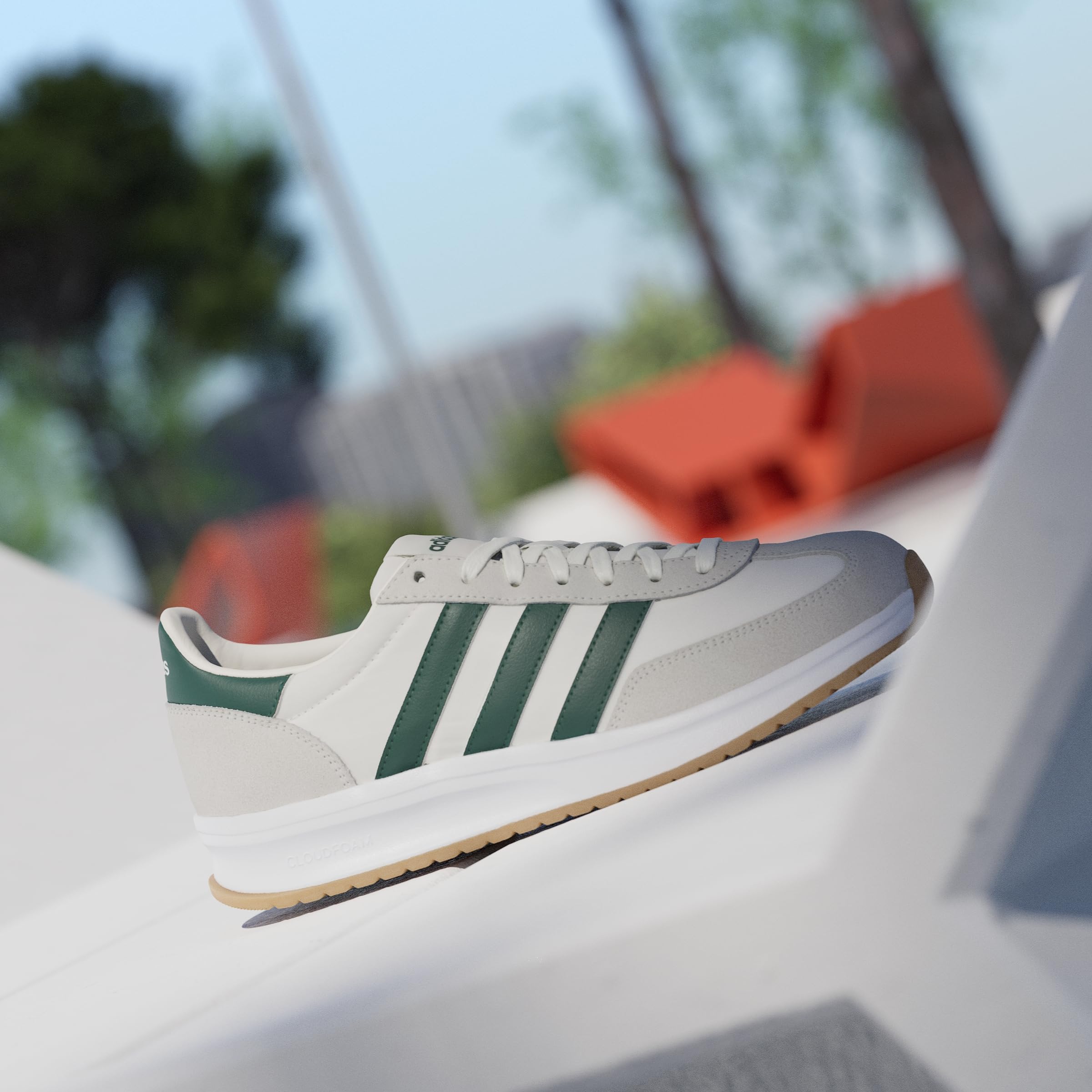 adidas Herren Run 70S 2.0 Shoes, Core White/Collegiate Green/Off White, 42 2/3 EU 2