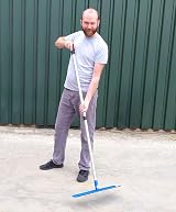 Indoor Outdoors MegaMaxx Heavy Duty Concrete Rake - Adjustable Handle view 5