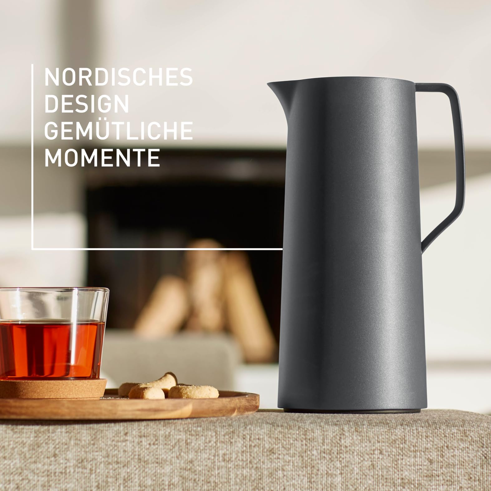 Emsa Motiva Thermoskanne 1l, Isolierkanne mit Quick-Press-Verschluss, 12h heiß, 24h kalt, Glaskolben, Made in Germany, Teekanne Thermo, Nordisches Design, anthrazit, N41701 4