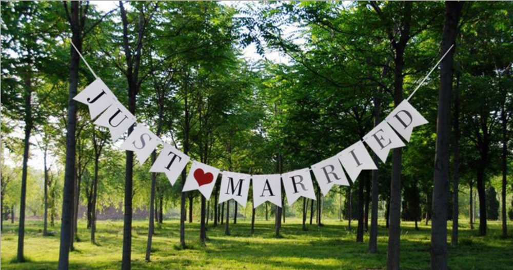CHSYOO "Just married " bunting banner with ribbon, white decoration flags for wedding feast and wedding photography