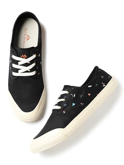 kyrie white basketball shoes