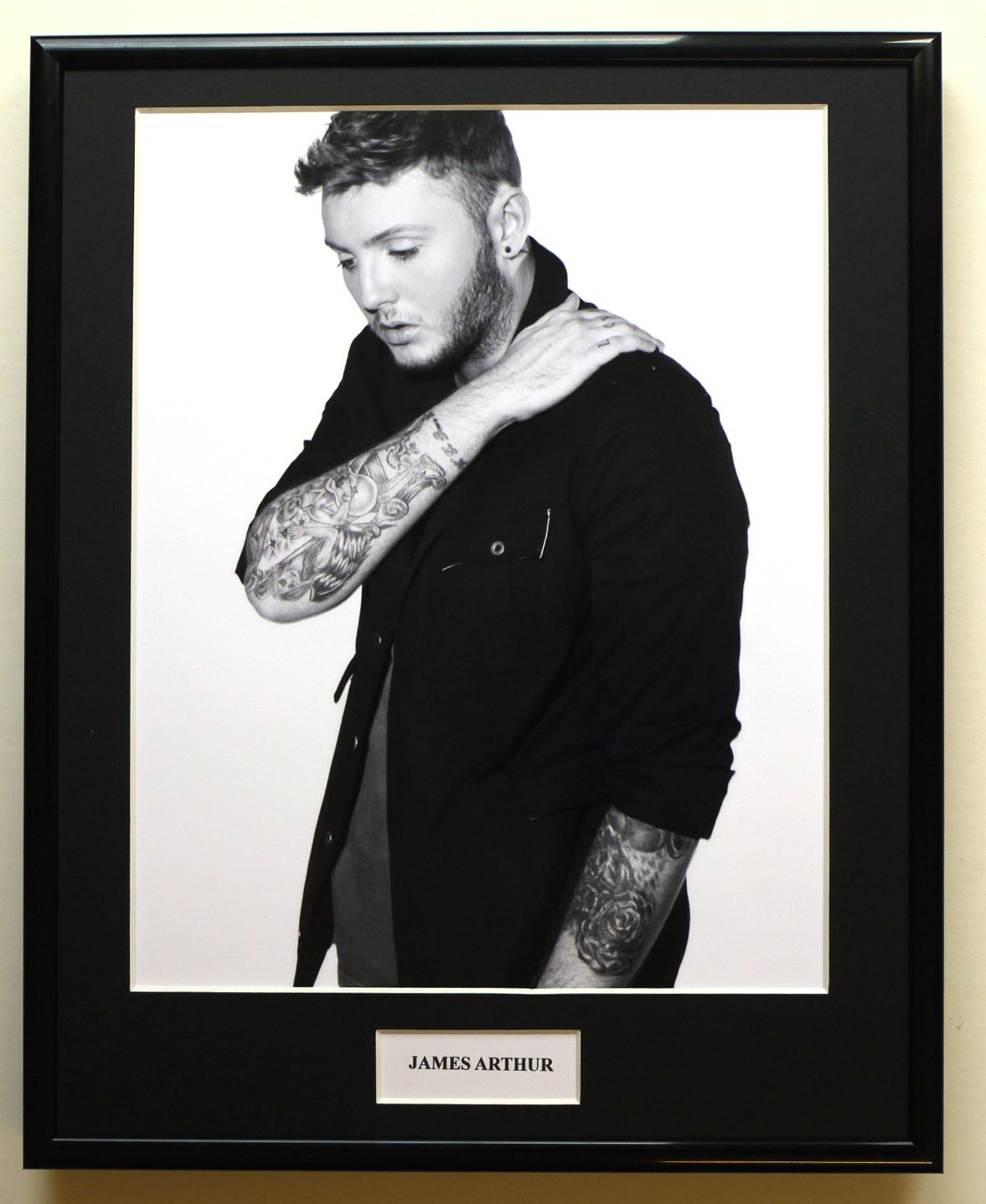 JAMES ARTHUR/FRAMED PHOTO