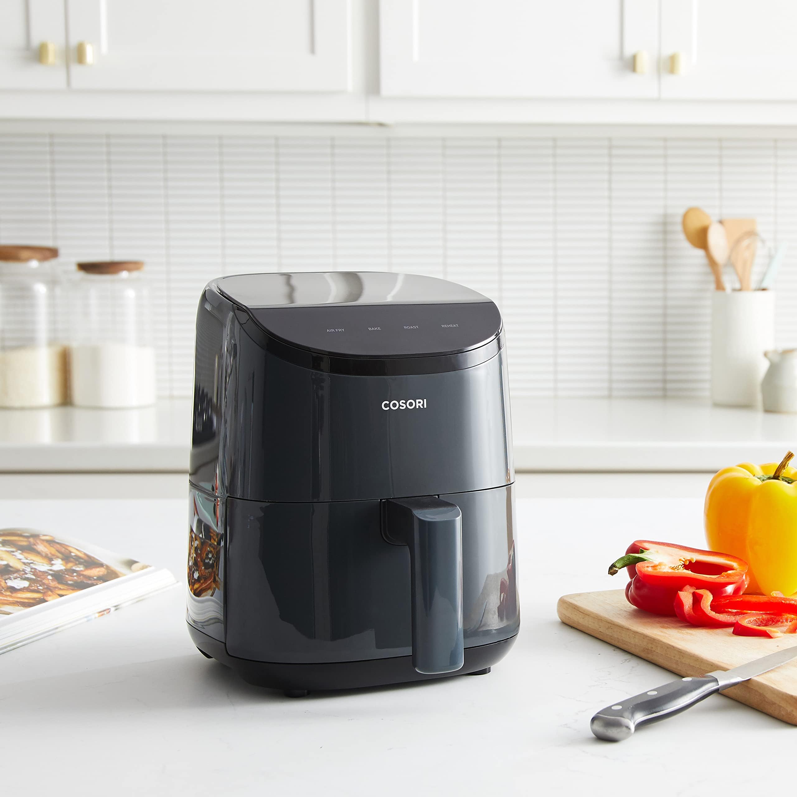 COSORI Air Fryer 2.1 QT, pequeña y mini freidora de aire 4 en 1, ideal para comidas y refrigerios simples, fácil de dejar los restos de comida crujientes, hasta 97% menos de aceite, 30 recetas en la aplicación, canasta antiadherente y apta para lavavajillas