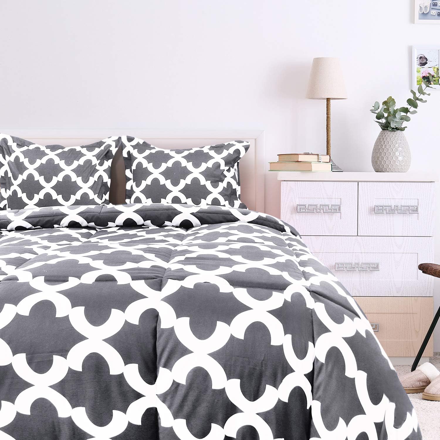 Utopia Bedding Printed Comforter Set (King/Cal King, Grey) with 2 Pillow Shams - Luxurious Brushed Microfiber - Down Alternative Comforter - Soft and Comfortable - Machine Washable: Home & Kitchen