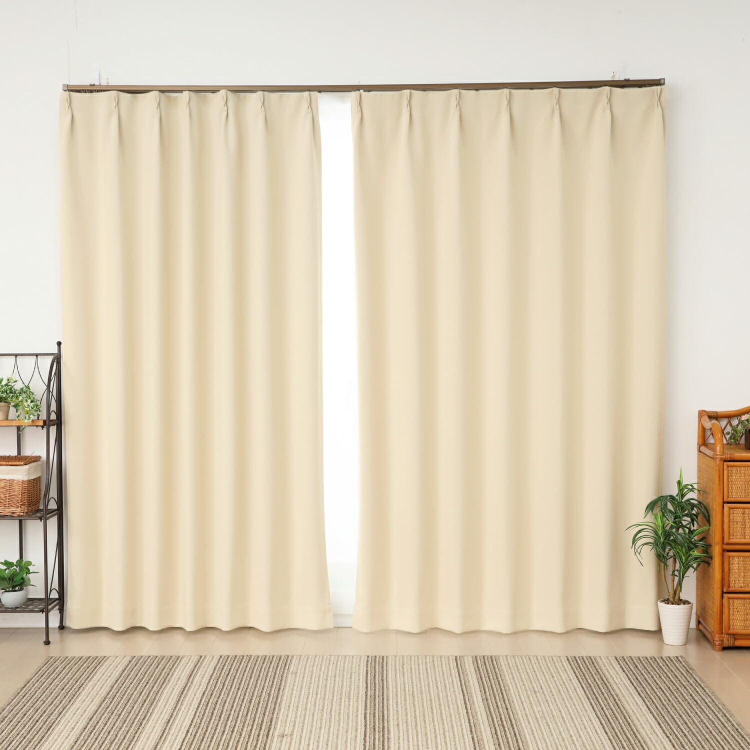 カーテン天国 遮光カーテン 遮光1級 フルダル 無地 断熱 「ムック」 5317ベージュ 幅100x丈185cm2枚組 100×185 節電 断熱 保温 防寒 省エネ 冷暖房効果アップ 厚手商品画像