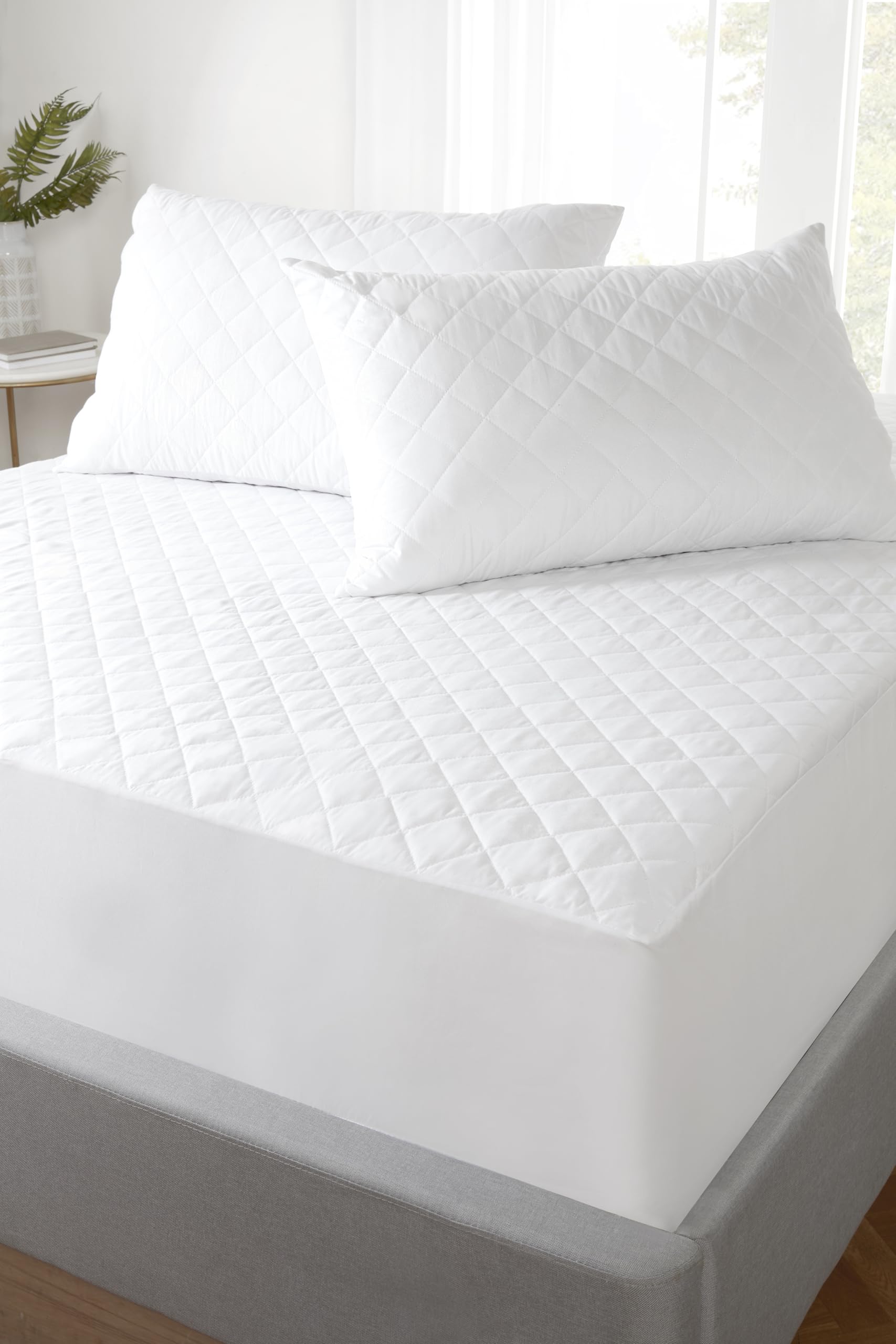 Rapport home White Quilted Mattress Protector Breathable and Washable Extra Deep Fitted 40cm Skirt King Size Mattress Protector (150 x 200 cm)