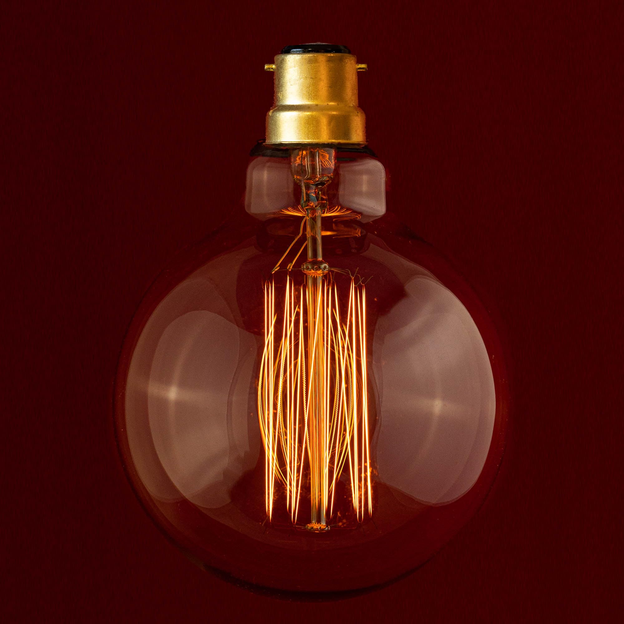 William & Watson Edison Vintage Squirrel Cage Dimmable Light Bulb, 40W Incandescent B22 Bayonet Amber Old Fashioned Retro Lamp (Globe M - XL, G95 Large), Warm White