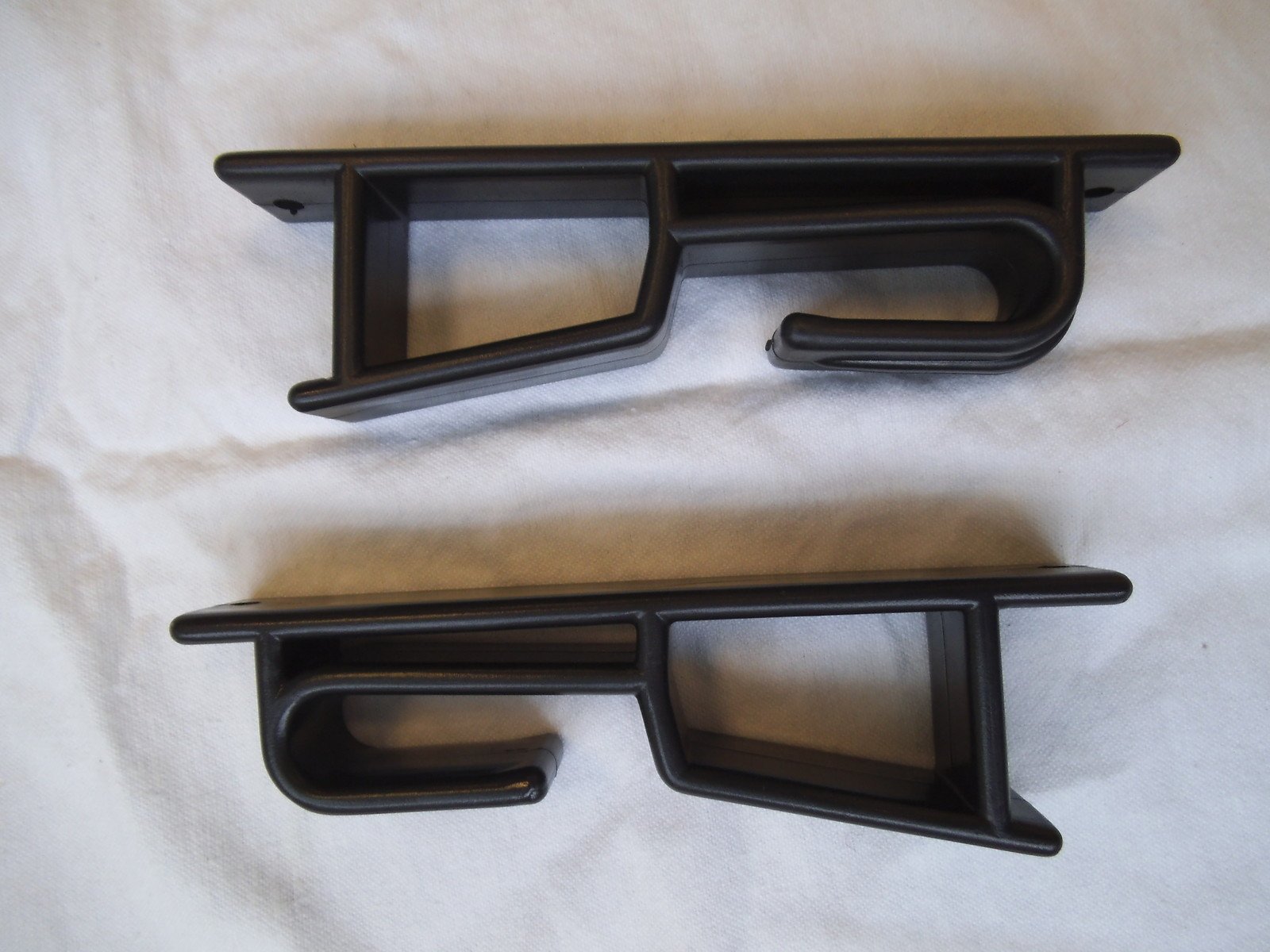 POT HANGERS BLACK PLASTIC WEIGHT CAPACITY 8 KG (PACK OF 2)