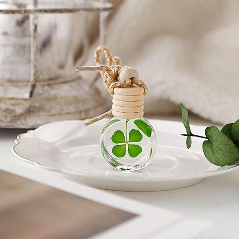 Amazon 四つ葉のクローバー 植物標本 ガラス製ボトル 木製キャップ付き 本物 4枚葉 アイリッシュ シャムロック 幸運 ラッキーチャーム アミュレット ギフト ドライフラワー 押し花 プリザーブドフラワー ハンドメイド 1個 プリザーブドフラワー オンライン通販