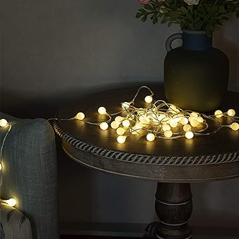 GIGALUMI LED Lichterkette mit 50 weißen Kugeln warmweiß Beleuchtung 7m lange romantische innen Deko für Weihnachten, Hochzeit