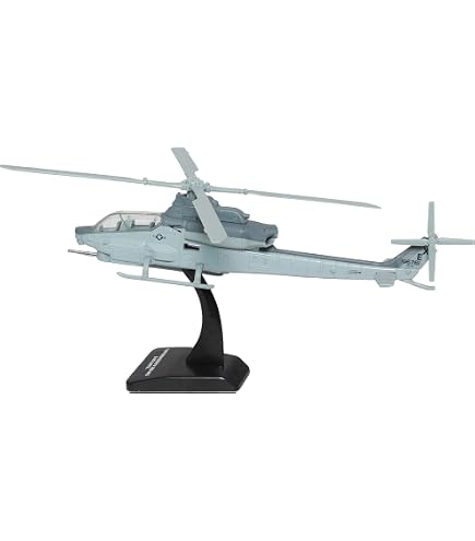 Amazon.com: Hasegawa 1:72 Scale AH-is Cobra Model Kit : Arts