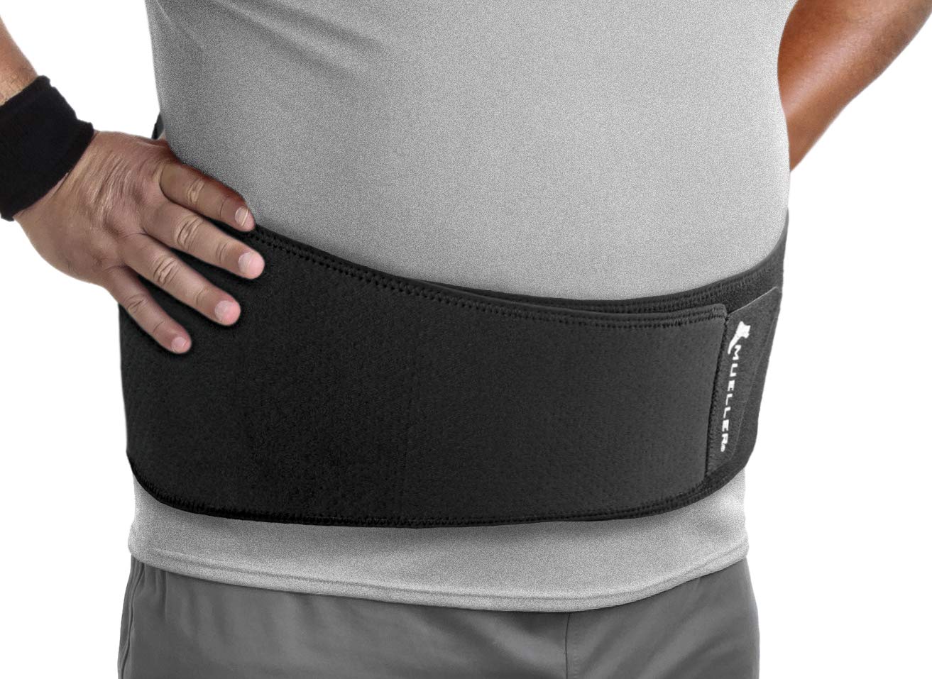 MUELLER Sports Medicine Adjustable Back Brace, Ideal for Upper and Lower Back Pain, Relief & Support for Men and Women, Strains, Sciatica, Scoliosis, Black, One Size