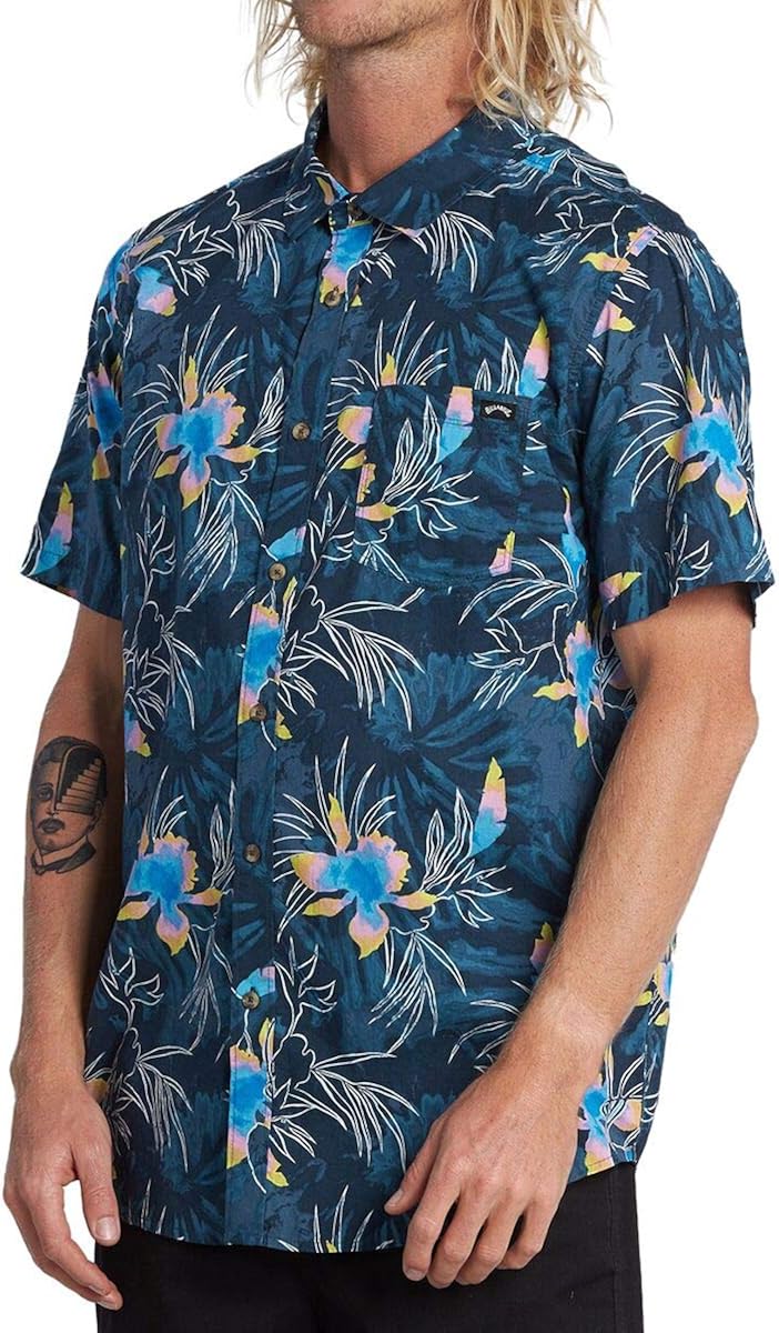 Billabong Men's Sundays Woven Floral and Small Scale Printed Pattern Short Sleeve Shirt: Clothing