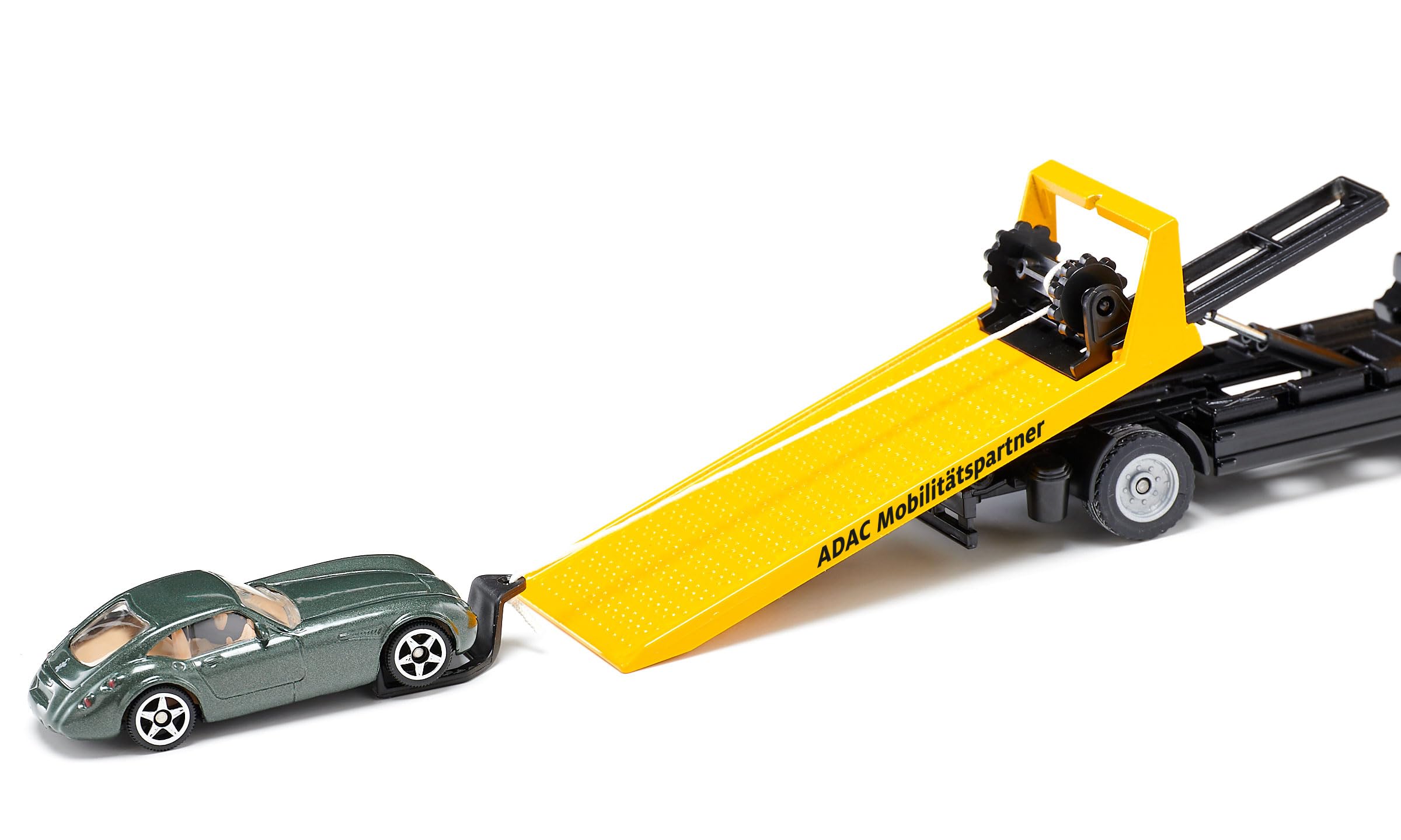 Siku 2722, MAN Abschleppwagen ADAC, Inkl. Abzuschleppendem Spielzeugauto, 1:55, Metall/Kunststoff, Gelb, Originalgetreue Funktionen, Ausziehbare Seilwinde, Kipp- und absenkbare Transportplattform 4