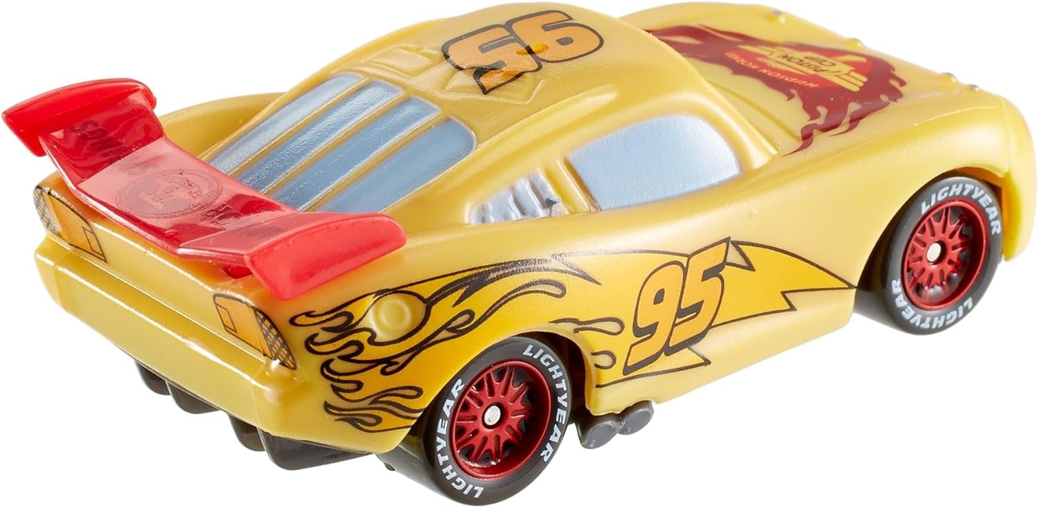 rayo mcqueen cambia de color