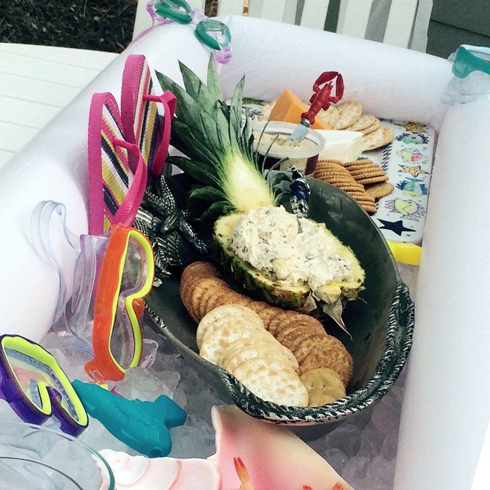 Cheflikes 2Pcs Inflatable Serving Bar | Large Size Food & Drink Holder | Lightweight Portable Serving Tray With Drain Plug | Suitable For BBQ, Pool Party, Picnic & Camping | Dimensions 51”x24”x4.5”