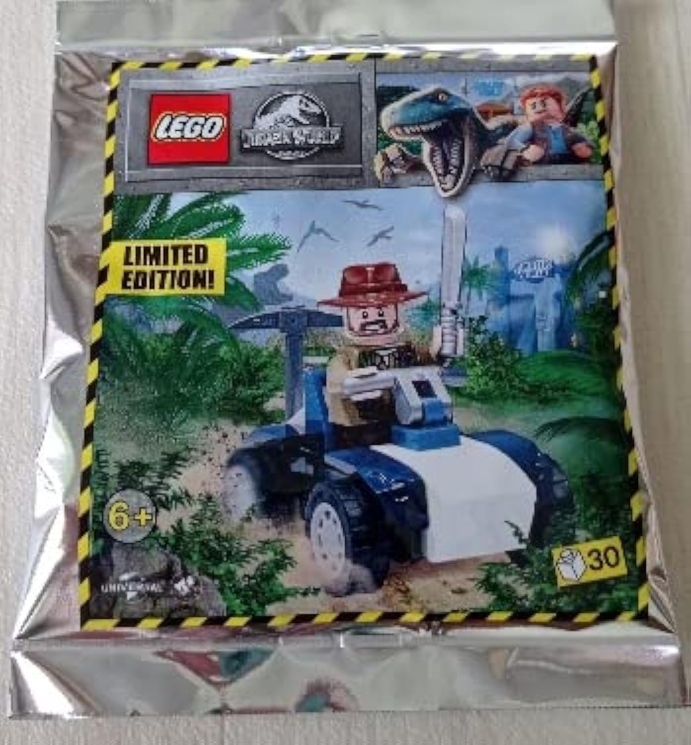 LEGO Jurassic World Sinjin Prescott Minifigure and Buggy Foil Pack Set 122116 (Bagged)