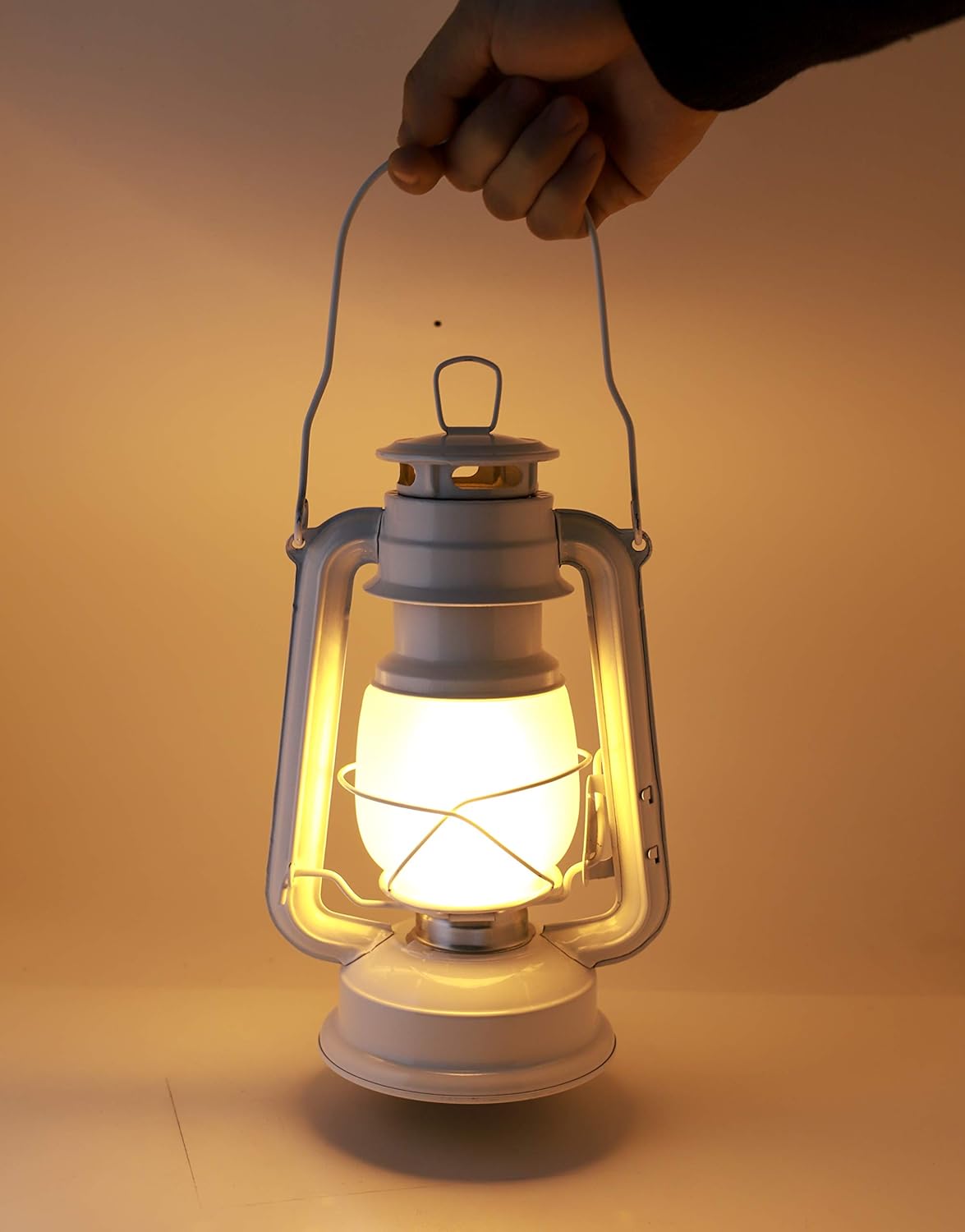 YAKii Flame Effect 20-LED Metal Oil Lamp,Vintage Style Hurricane Lantern(White): Sports & Outdoors