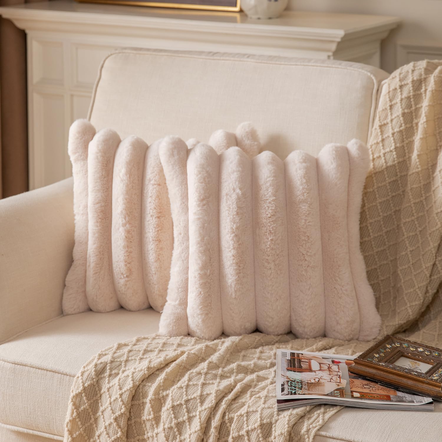 YAERTUN Set of 2 Beige Striped Decorative Cushion Covers 18x18 Inch 45x45 cm Plush Soft Throw Pillow Case with Velvet Back Faux Rabbit Fur Pillow Covers Sofa Couch Bed Livingroom