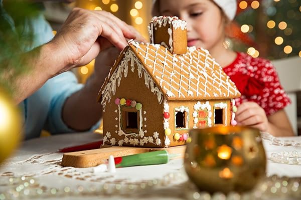 FOX RUN GINGERBREAD HOUSE COOKIE CUTTER BAKE SET