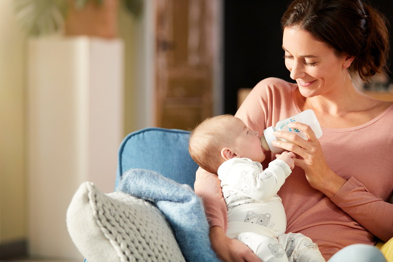 Philips Avent Anti-colic Baby Bottle with AirFree vent 4 Oz 4pk, SCF400/44 : Baby